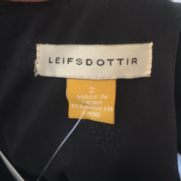 Gorgeous Sequined gold-detailing in Lace dress! - Picture 8 of 8